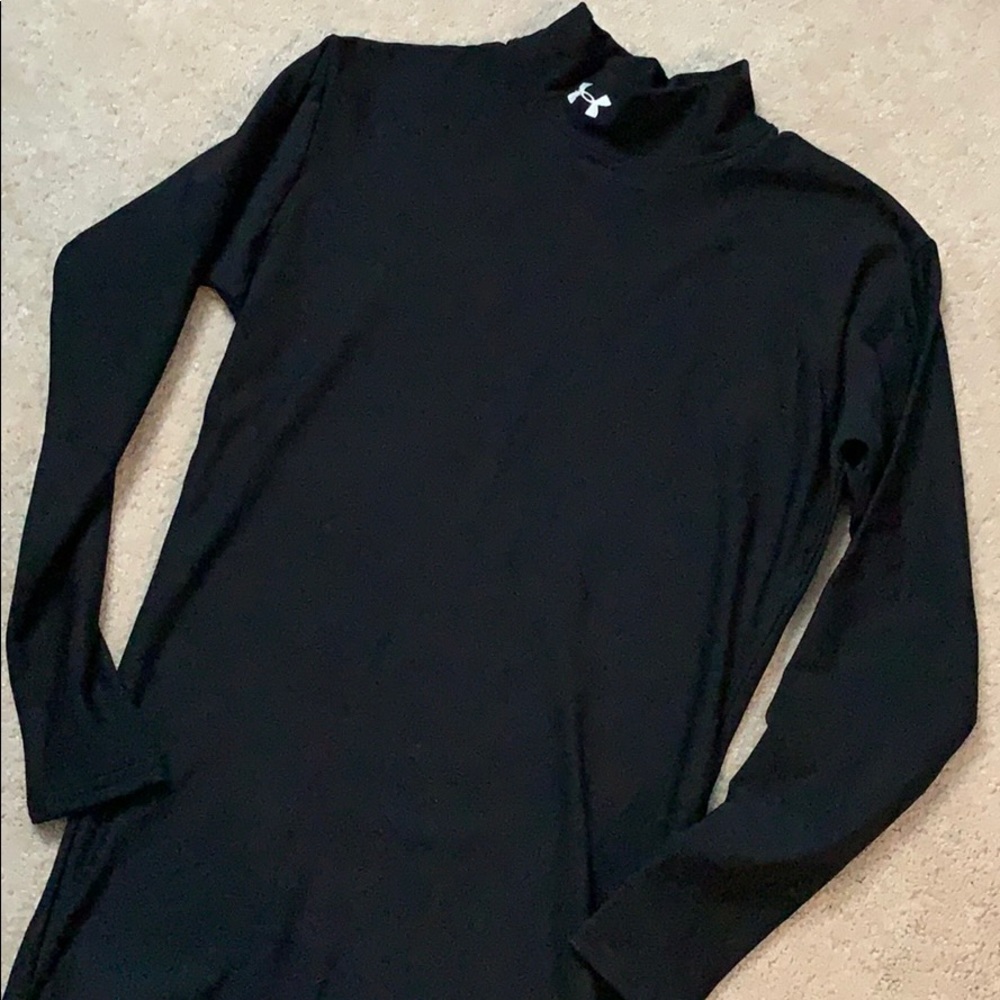 Turtle neck athletic long sleeve shirt